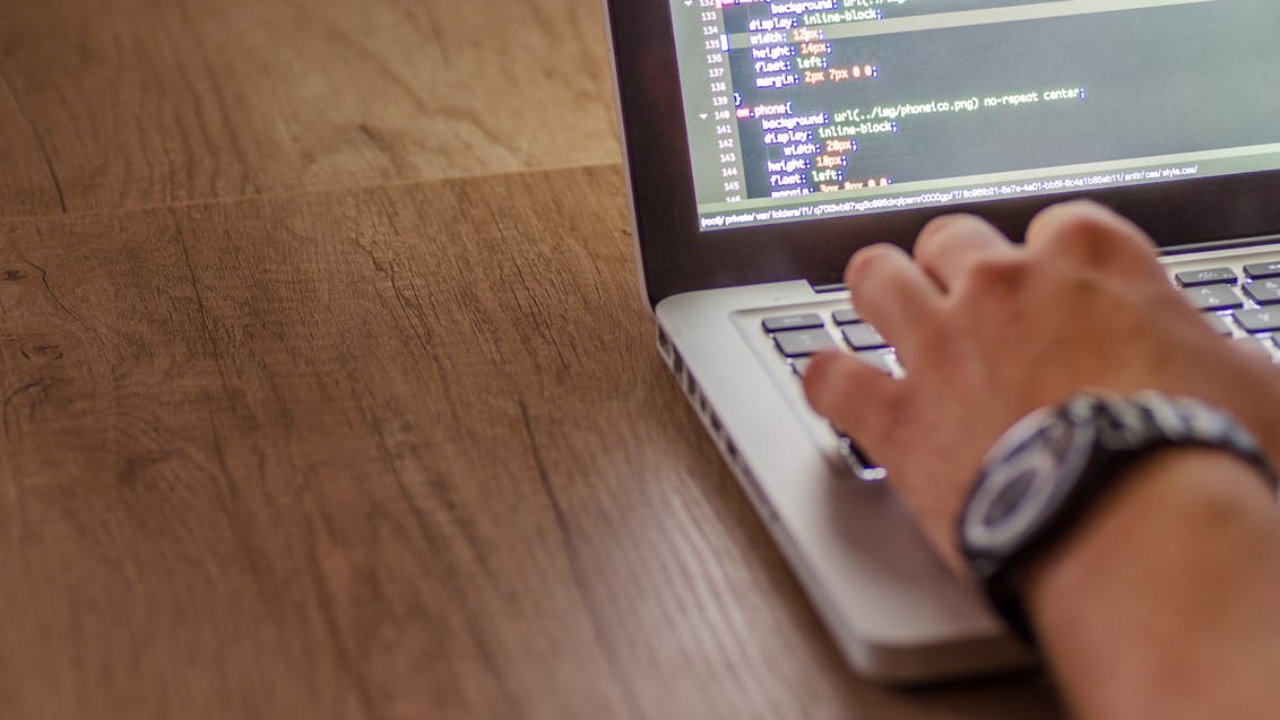 5 Reasons Why Computer Software Developers Are In Demand | Woz U